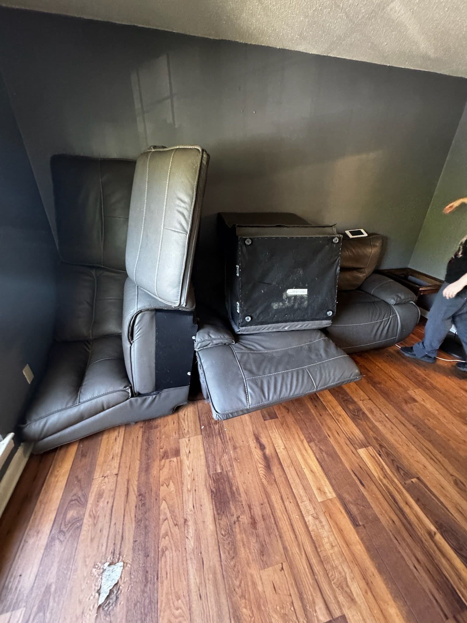 Project Effortless Furniture Removal in East Ridge image