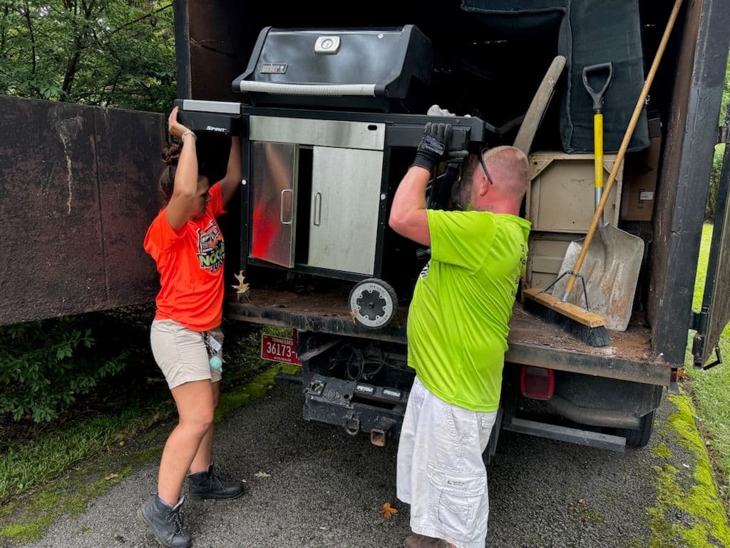 Efficient Carport Clean-Out by Nooga Junk